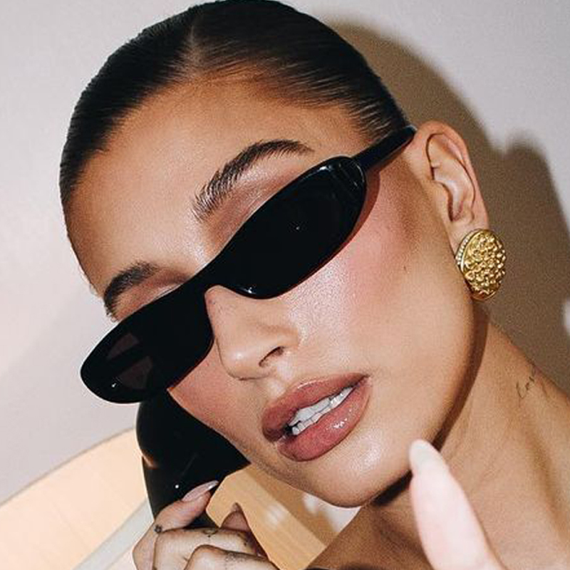 Designer Sunglasses - نظارات شمسية نسائية بإطار صغير بيضاوي