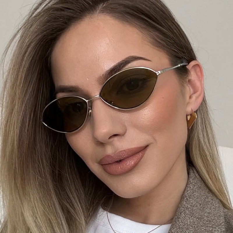 Designer Sunglasses - نظارات شمسية نسائية بتصميم عين القطة