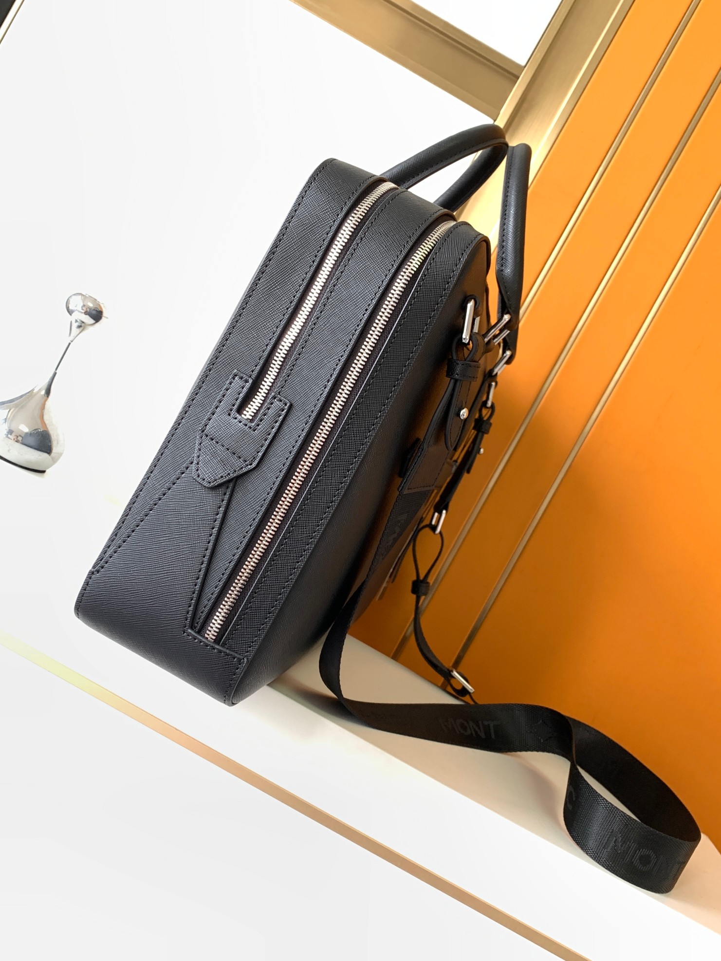 حقائب رجالية فاخرة بمقبض علوي، - مراجعة Leather Briefcase وسعره