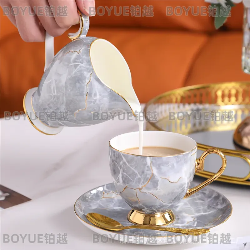 طقم فناجين قهوة وصحون من البور - مراجعة Luxury Gift Set وسعره