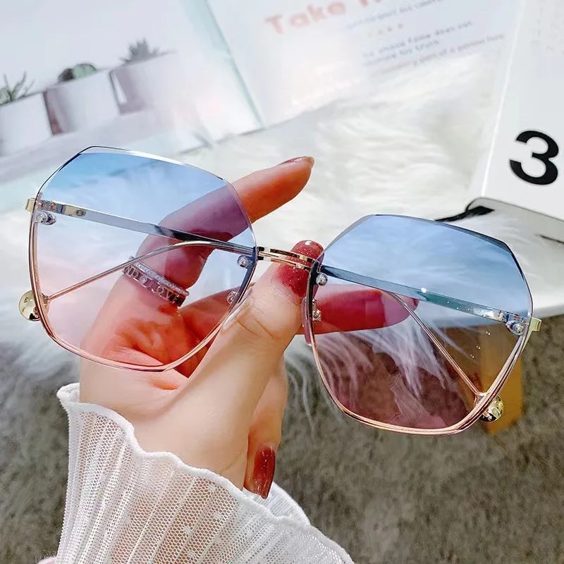 نظارات شمسية معدنية متعددة الأ - مراجعة Designer Sunglasses وسعره