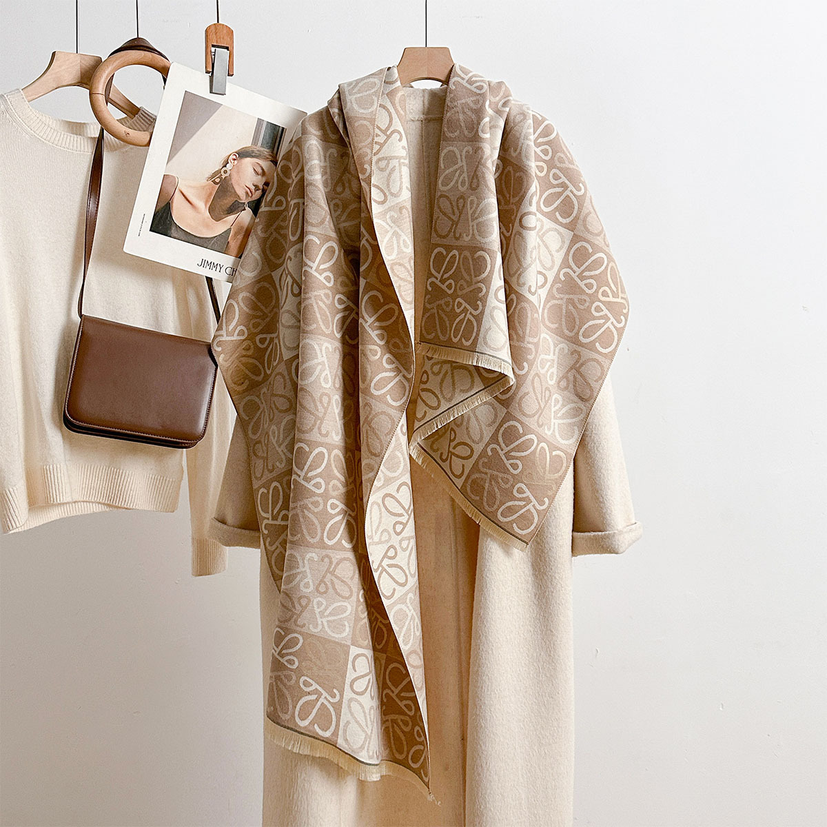 وشاح نسائي خريف 2026 بتصميم كو - مراجعة Cashmere Scarf وسعره
