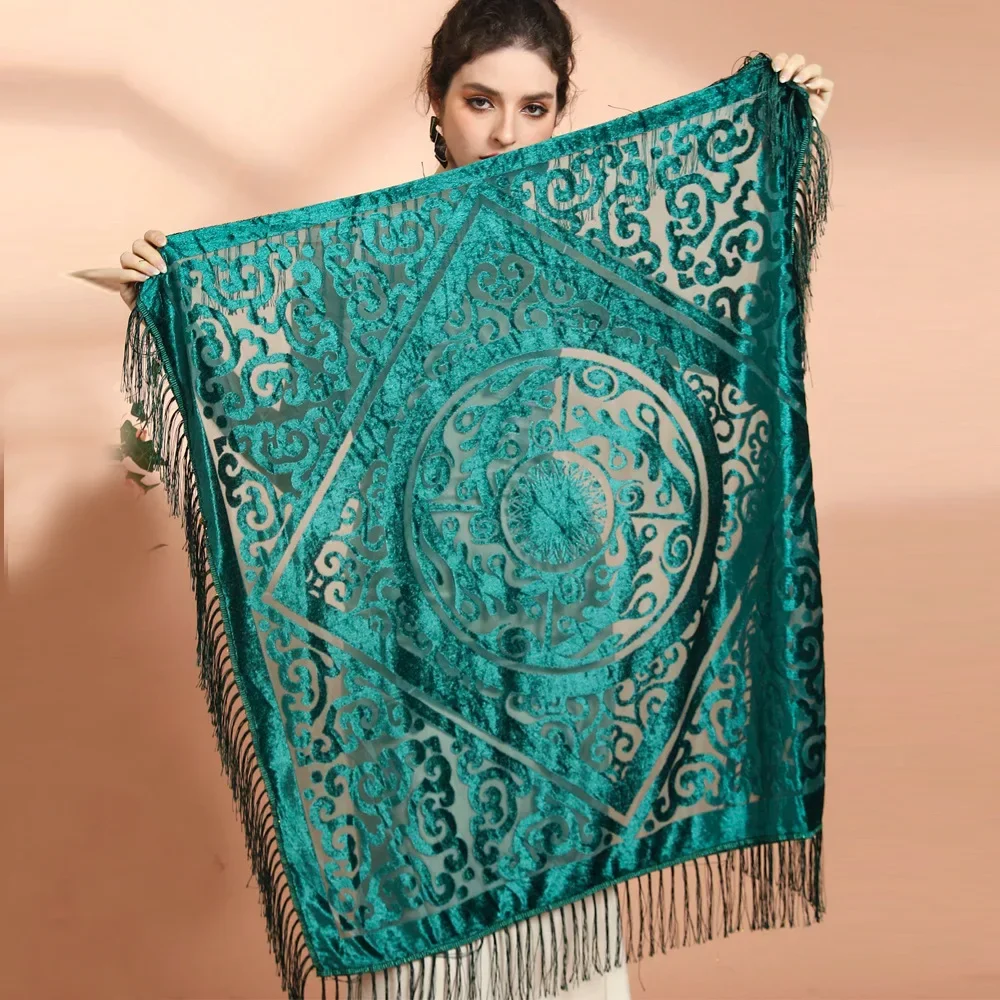 شال جاكار مخملي AW25 مع حواف ش - مراجعة Cashmere Scarf وسعره