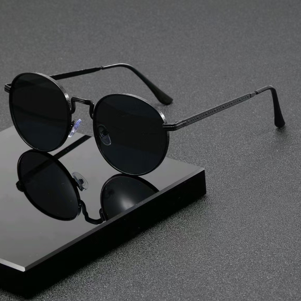 نظارات شمسية كلاسيكية دائرية ا - مراجعة Designer Sunglasses وسعره